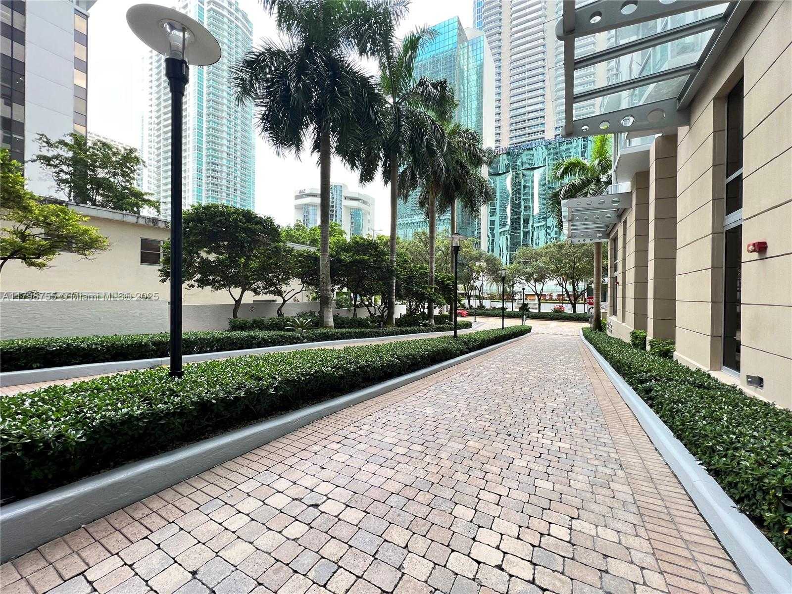 Small Image of 1060 BRICKELL AVE #3313, Miami Number 18