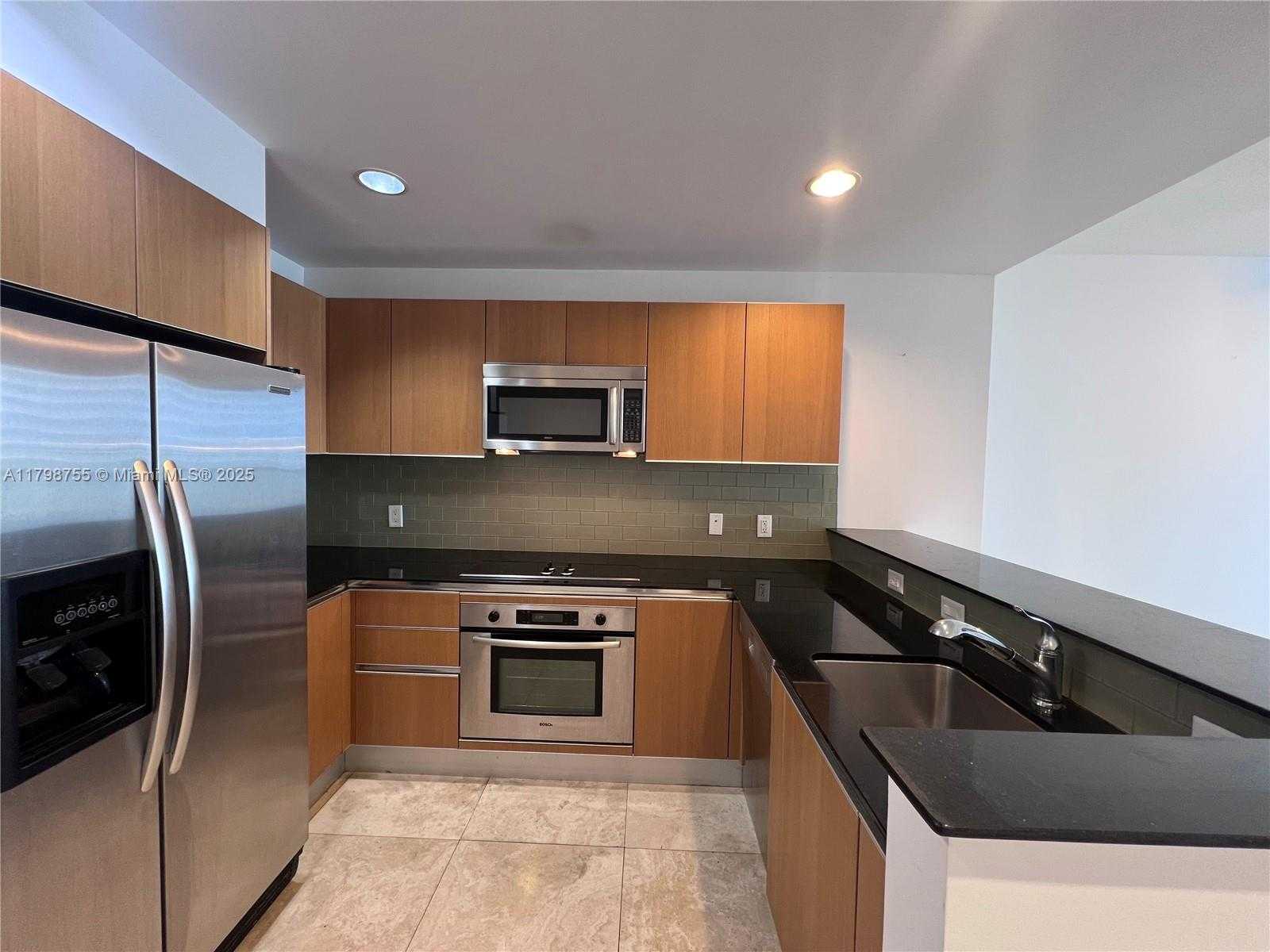 Small Image of 1060 BRICKELL AVE #3313, Miami Number 5