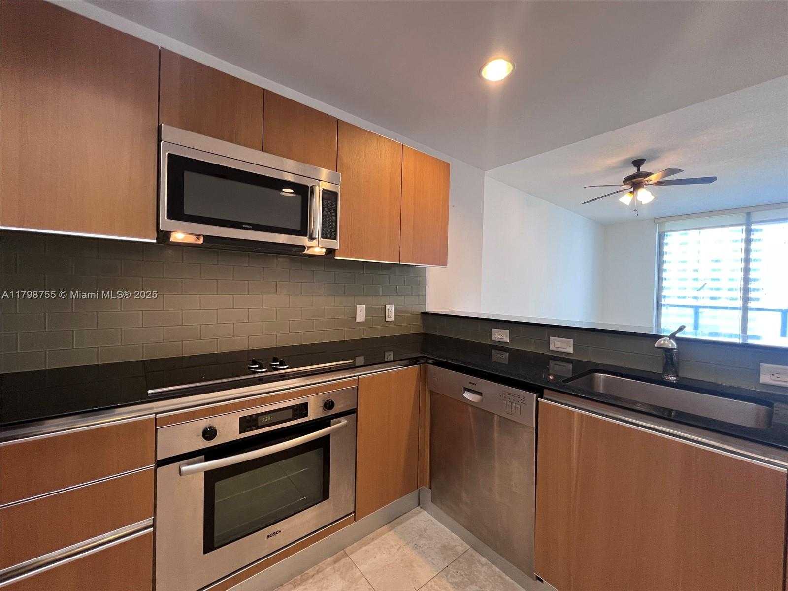 Small Image of 1060 BRICKELL AVE #3313, Miami Number 6