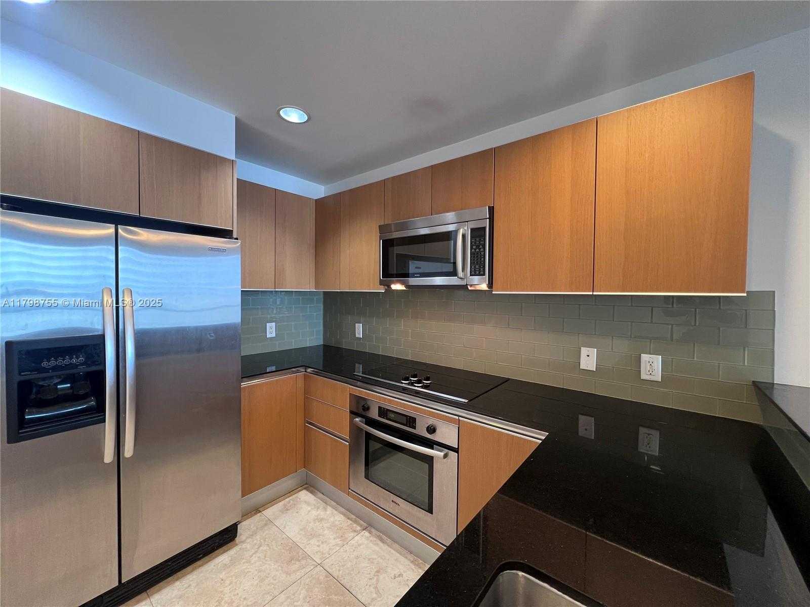 Small Image of 1060 BRICKELL AVE #3313, Miami Number 7