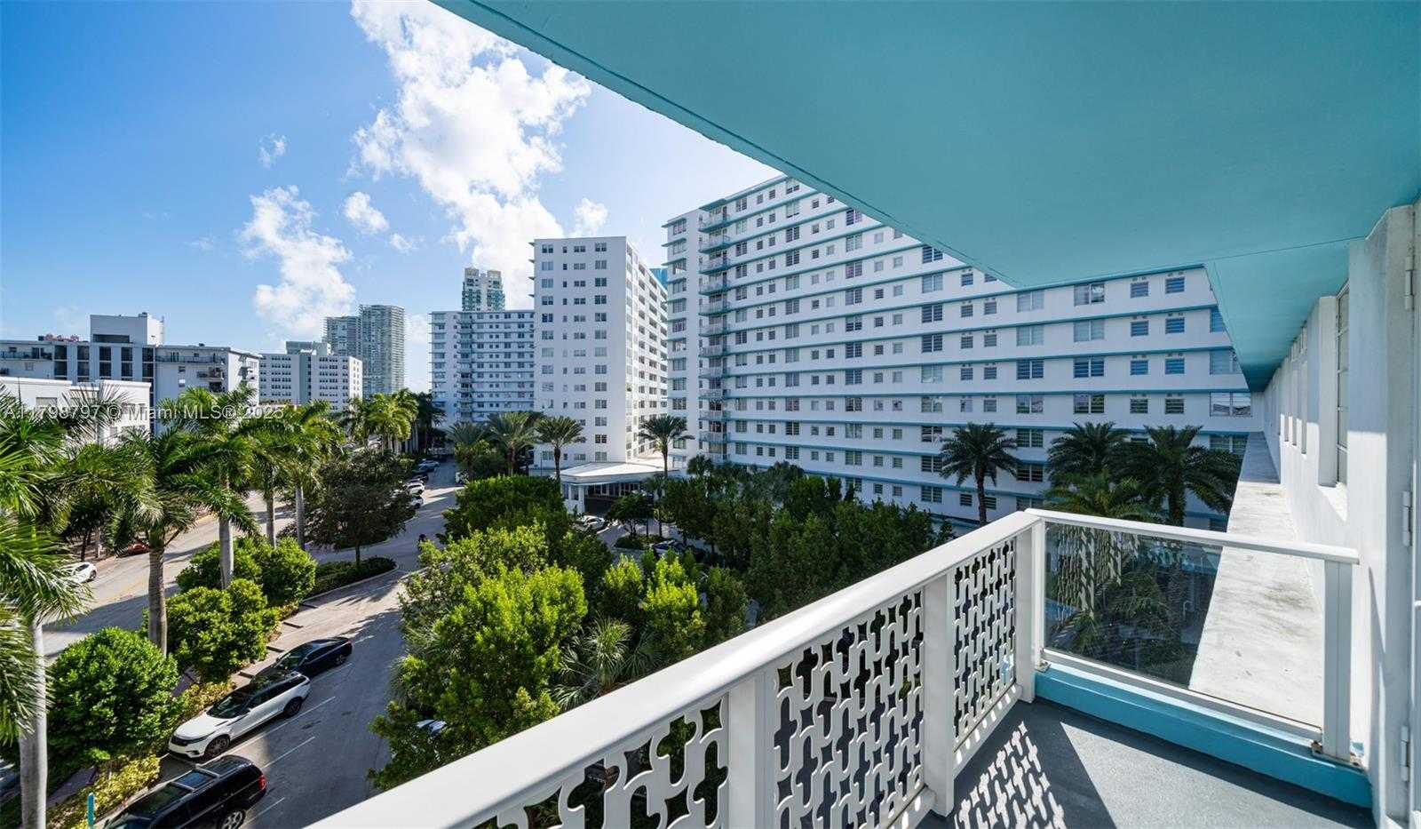 Small Image of 910 WEST AVE #0303, Miami Beach Number 11