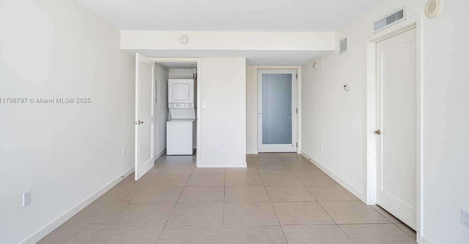 Small Image of 910 WEST AVE #0303, Miami Beach Number 12