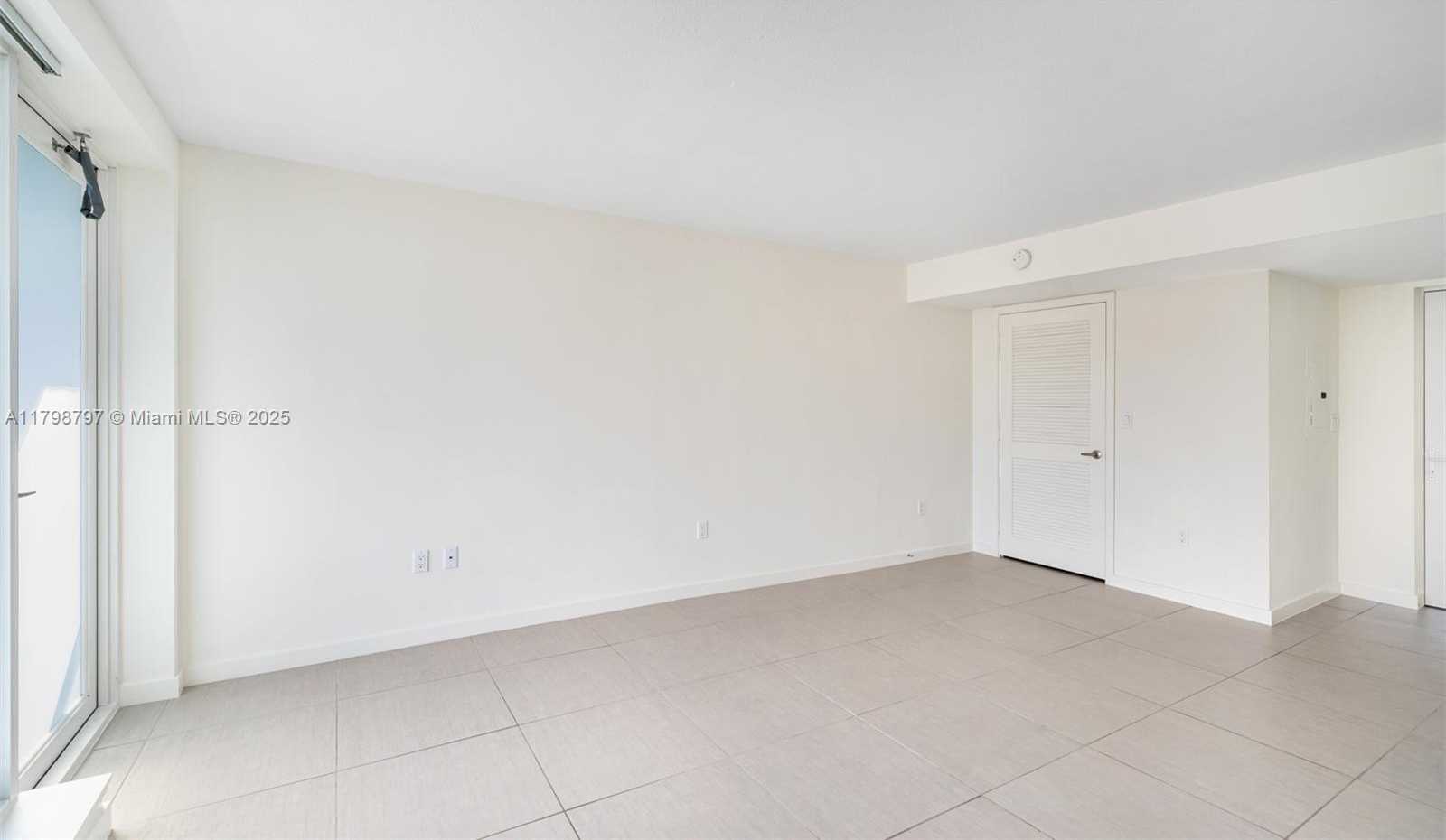 Small Image of 910 WEST AVE #0303, Miami Beach Number 5