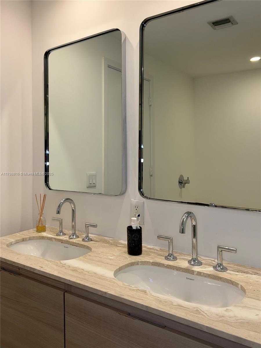 Small Image of 2900 NORTH EAST 7TH AVE #3909, Miami Number 12