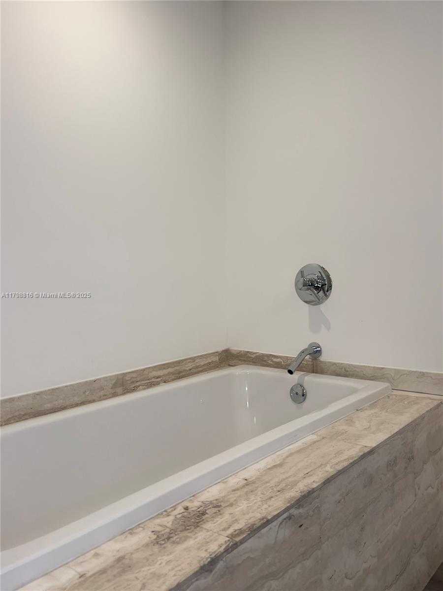 Small Image of 2900 NORTH EAST 7TH AVE #3909, Miami Number 14