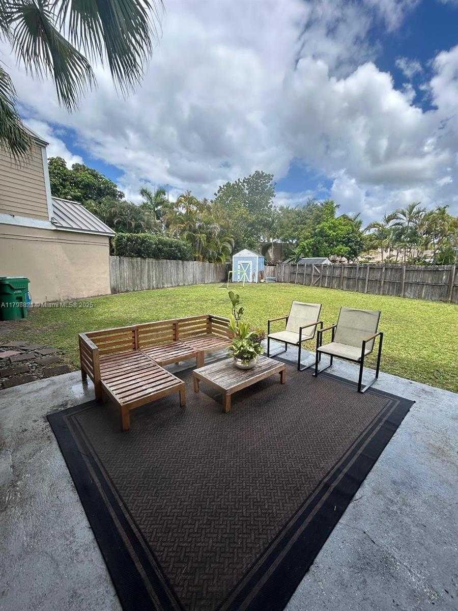 Small Image of 11737, Miami Number 11