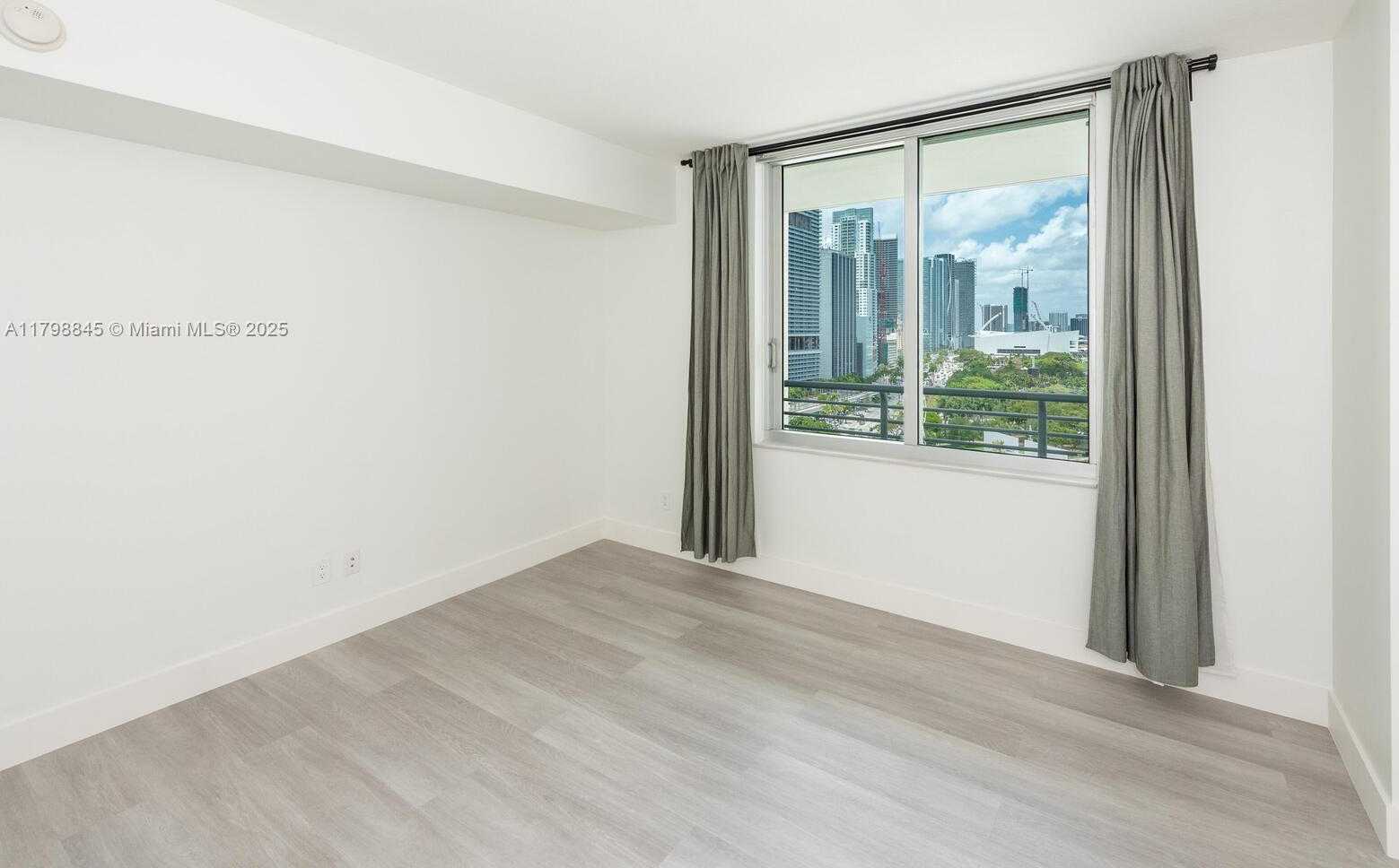 Small Image of 325 SOUTH BISCAYNE BLVD #1624, Miami Number 13