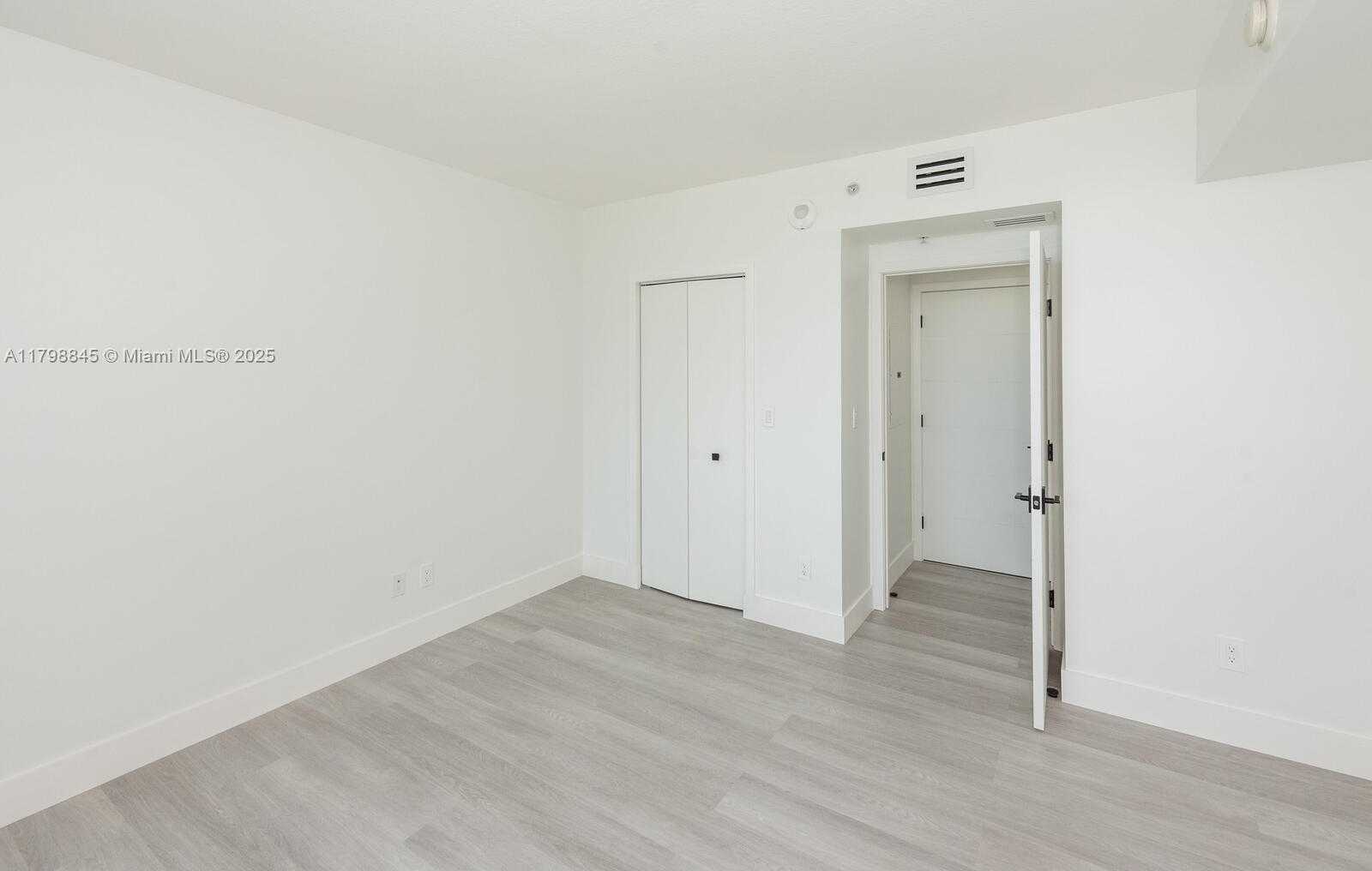Small Image of 325 SOUTH BISCAYNE BLVD #1624, Miami Number 16