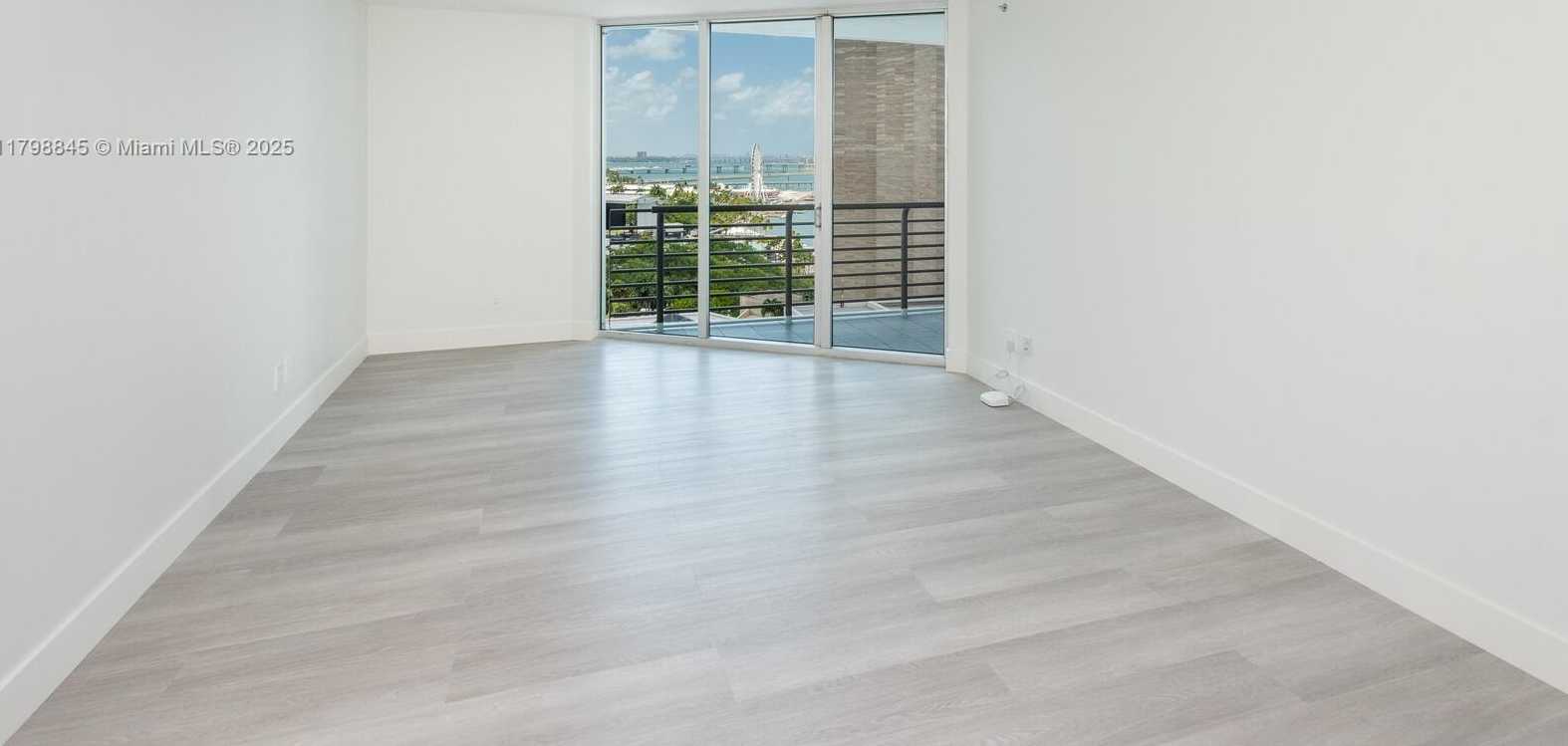 Small Image of 325 SOUTH BISCAYNE BLVD #1624, Miami Number 2