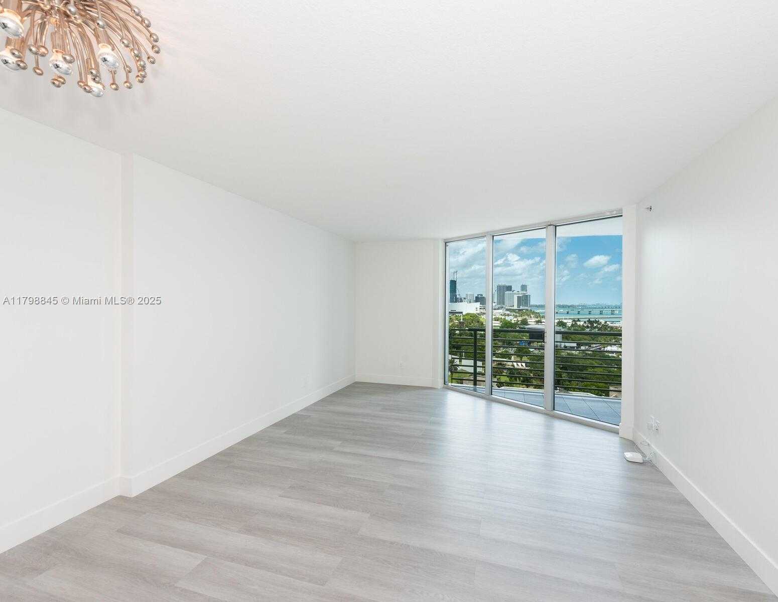 Small Image of 325 SOUTH BISCAYNE BLVD #1624, Miami Number 3