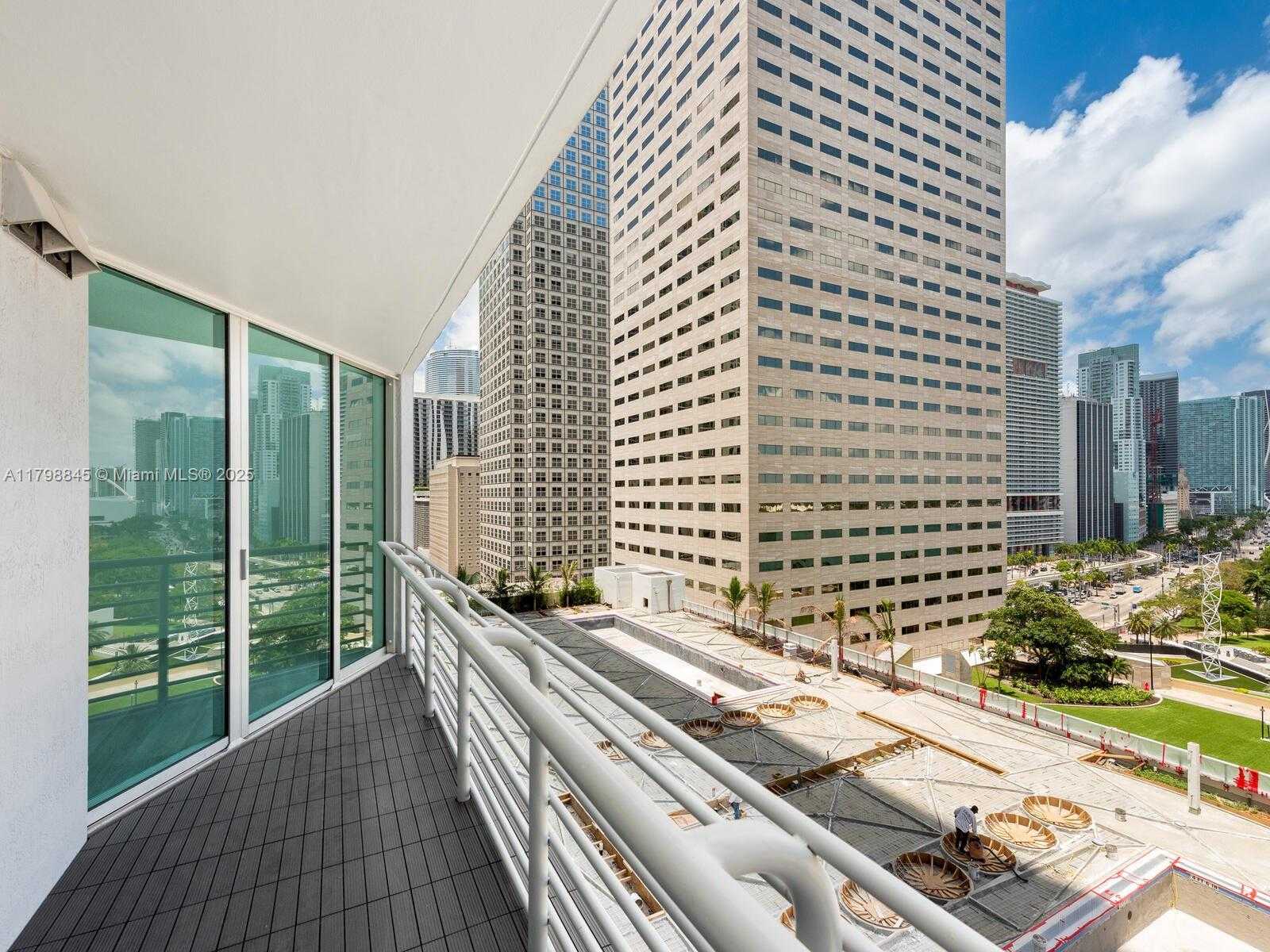 Small Image of 325 SOUTH BISCAYNE BLVD #1624, Miami Number 30