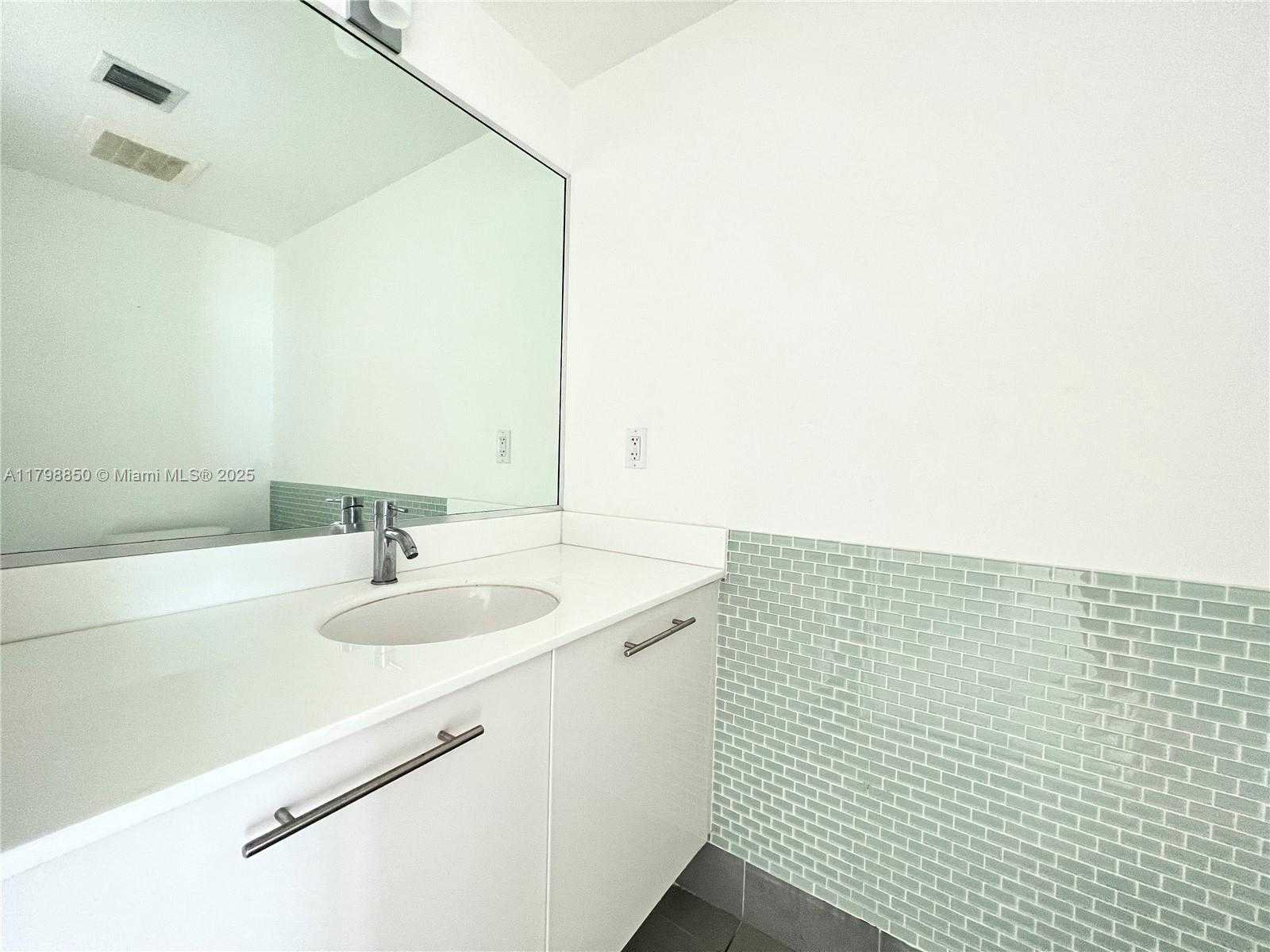 Small Image of 92 SOUTH WEST 3RD ST #3310, Miami Number 12