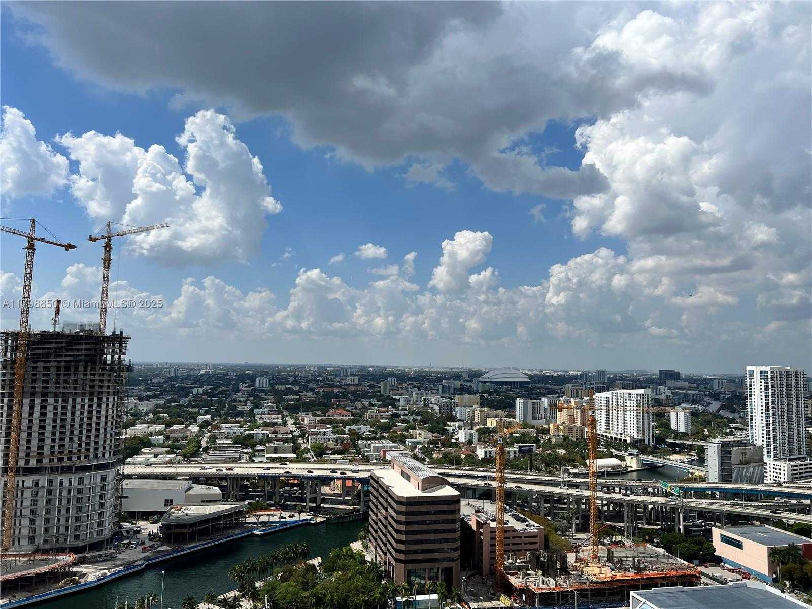 Small Image of 92 SOUTH WEST 3RD ST #3310, Miami Number 23