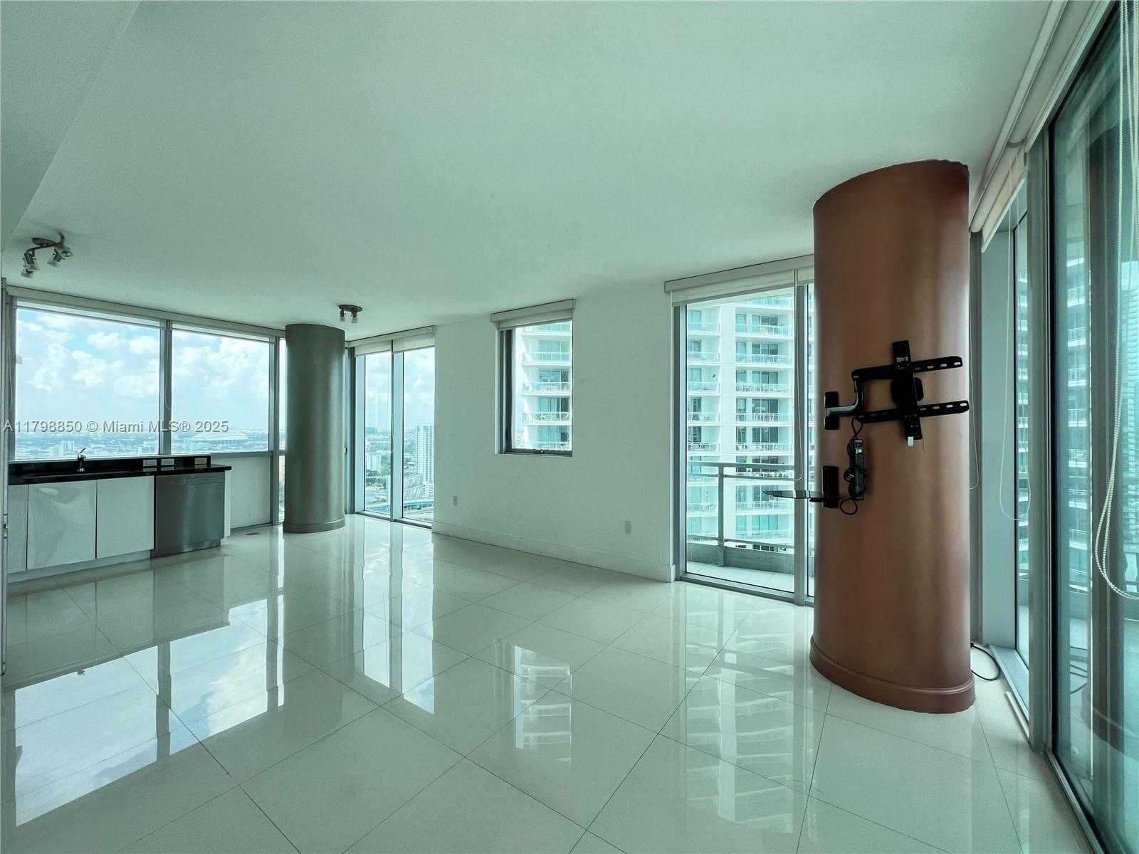 Small Image of 92 SOUTH WEST 3RD ST #3310, Miami Number 5