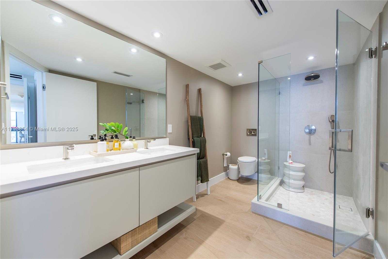 Small Image of 1111 CRANDON BLVD #C407, Key Biscayne Number 17