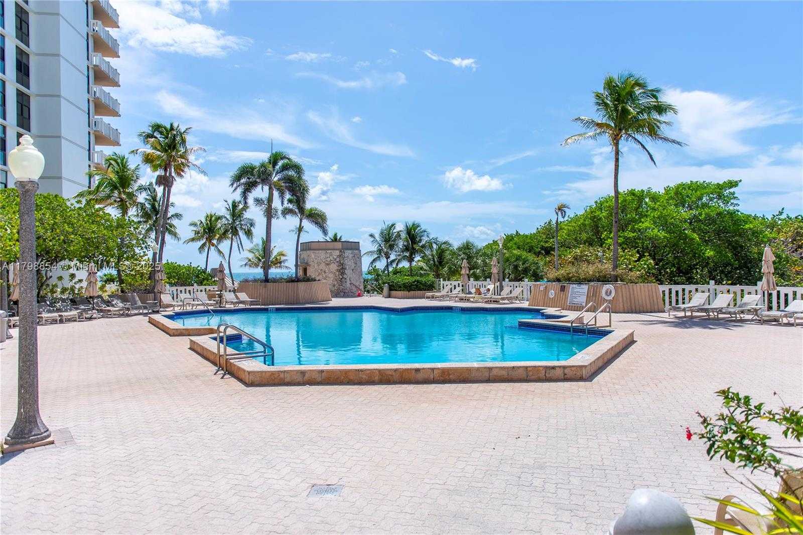 Small Image of 1111 CRANDON BLVD #C407, Key Biscayne Number 32