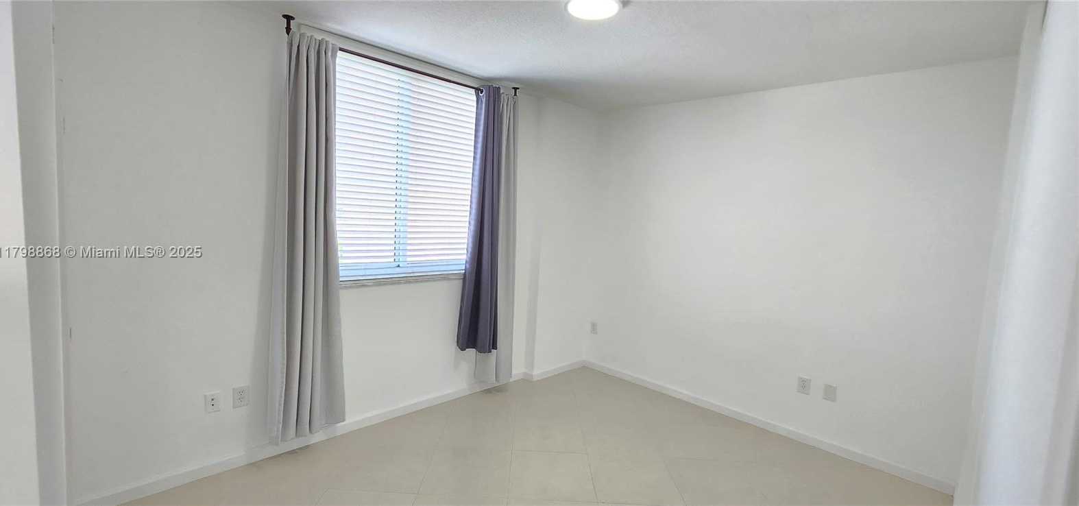Small Image of 2775 NORTH EAST 187TH ST #506, Aventura Number 27