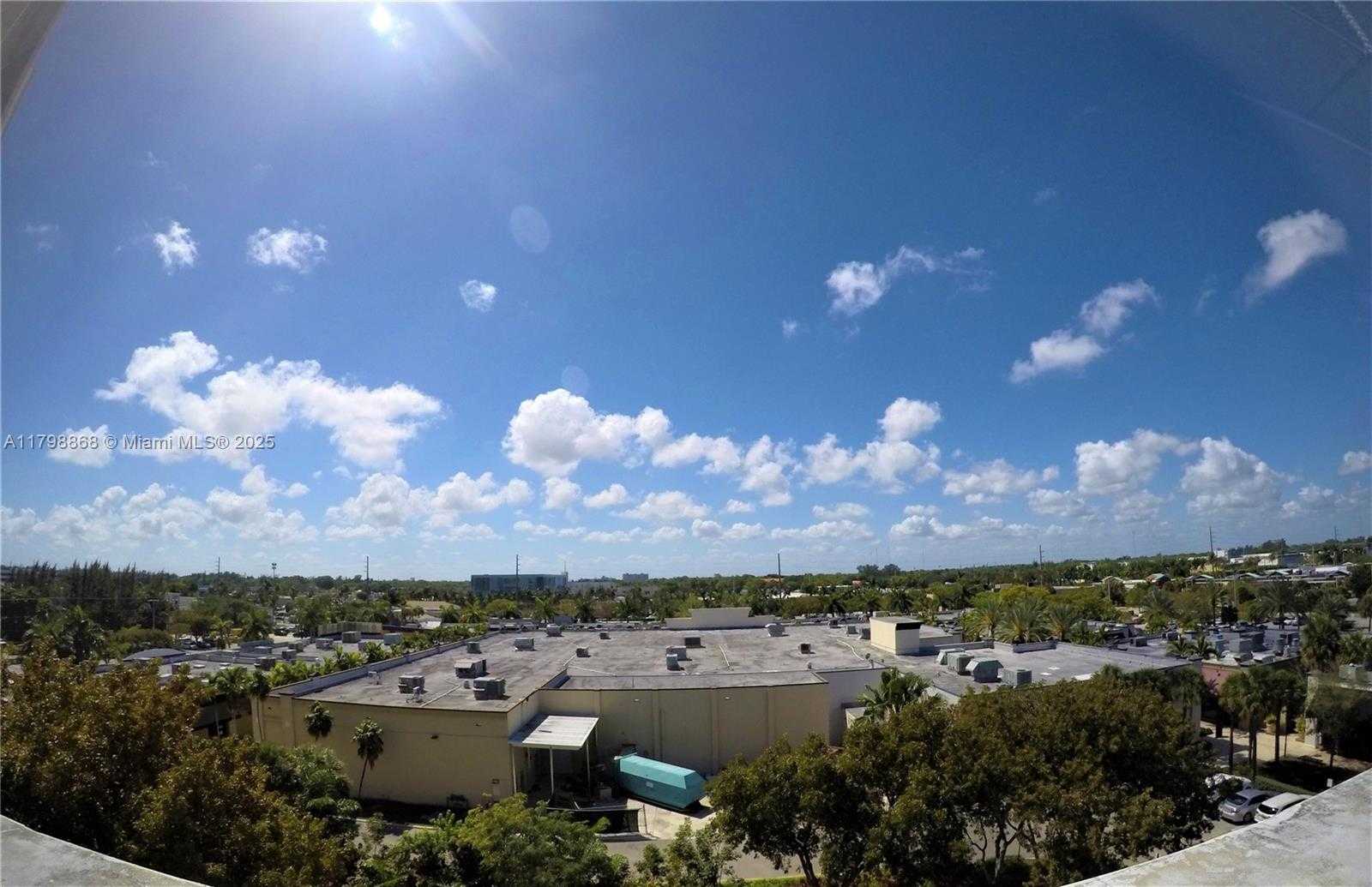 Small Image of 2775 NORTH EAST 187TH ST #506, Aventura Number 3