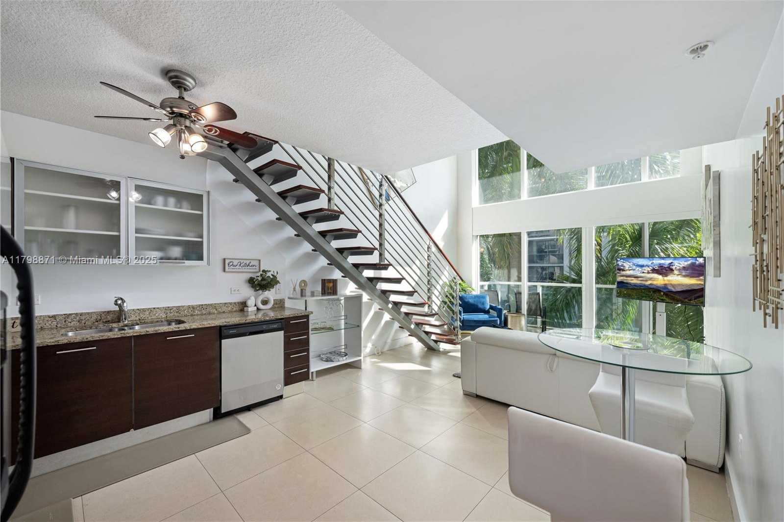 Small Image of 41 SOUTH EAST 5TH ST #312, Miami Number 4