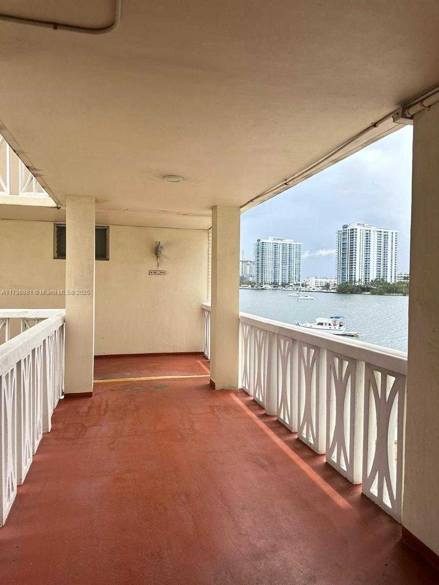 Small Image of 2920 POINT EAST DR #N408, Aventura Number 4