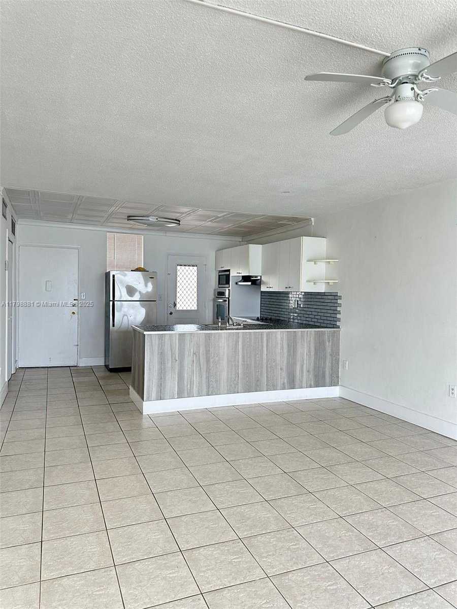 Small Image of 2920 POINT EAST DR #N408, Aventura Number 7