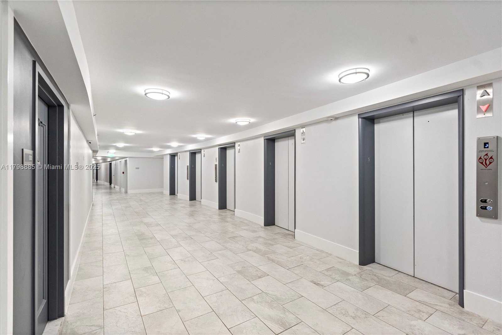 Small Image of 6039 COLLINS AVE #521, Miami Beach Number 29
