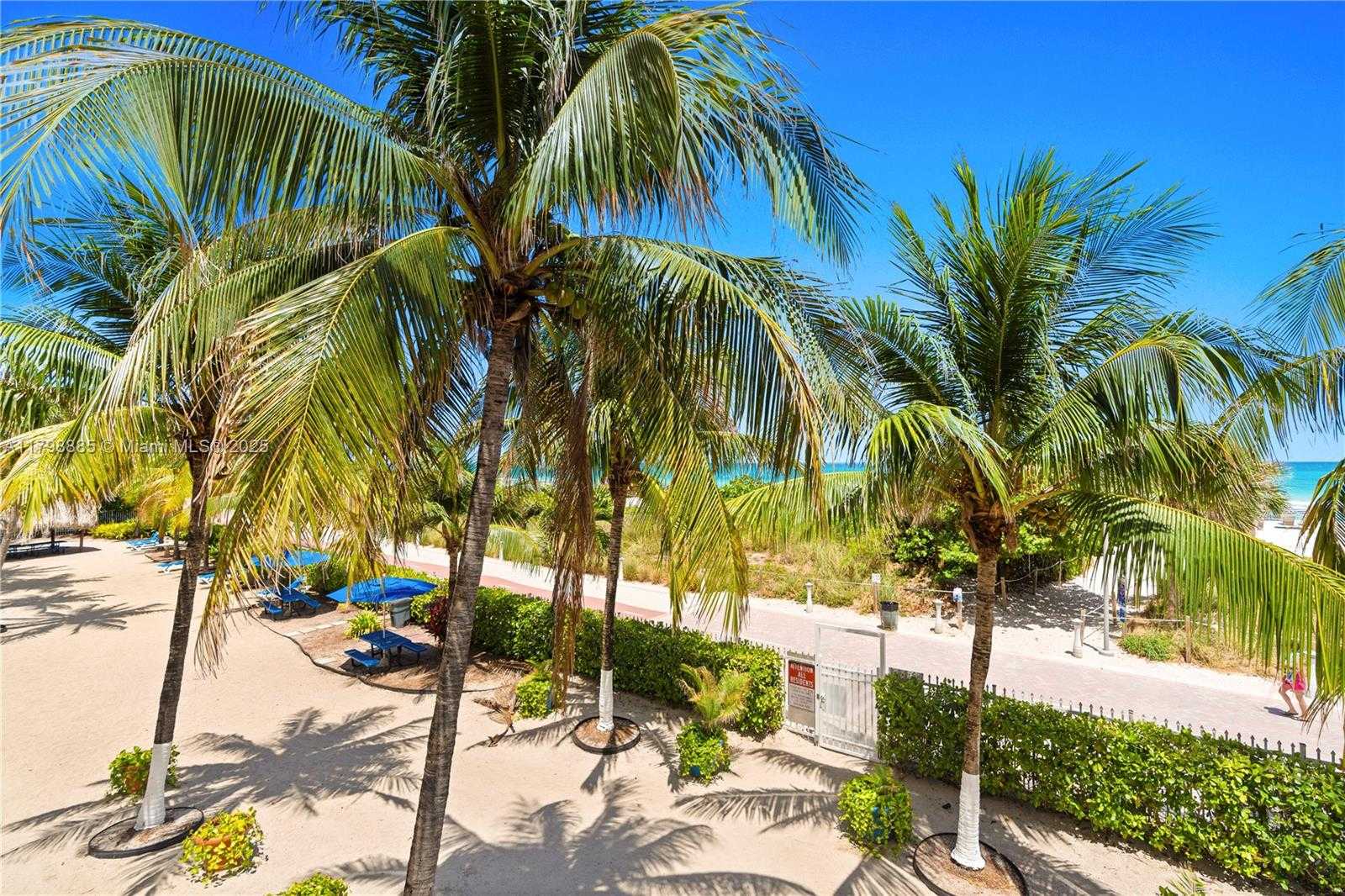Small Image of 6039 COLLINS AVE #521, Miami Beach Number 36