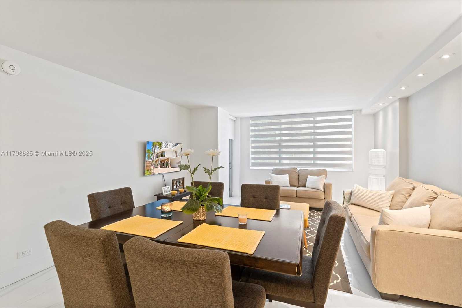 Small Image of 6039 COLLINS AVE #521, Miami Beach Number 9