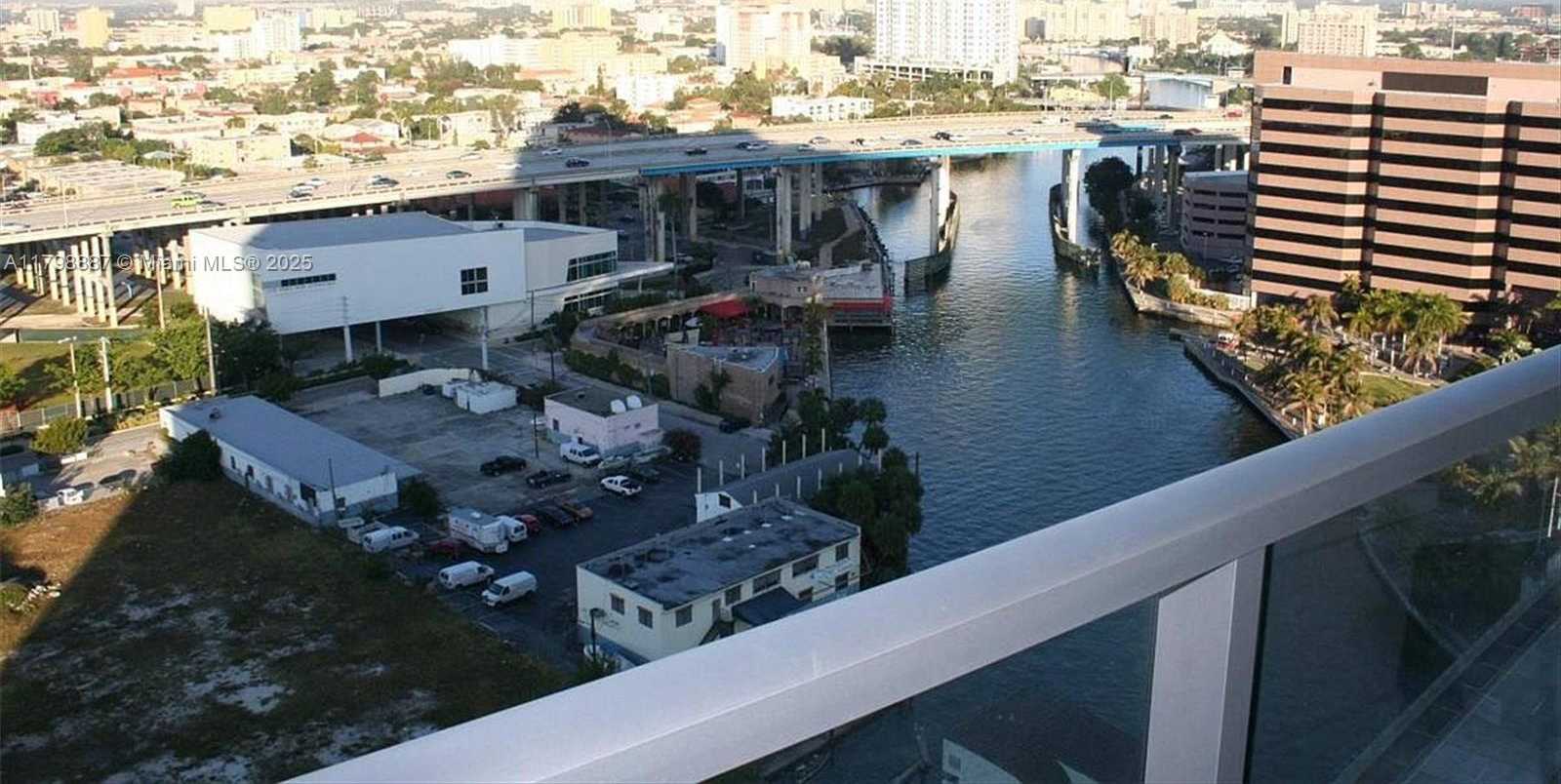Small Image of 185 SOUTH WEST 7 ST #1802, Miami Number 16