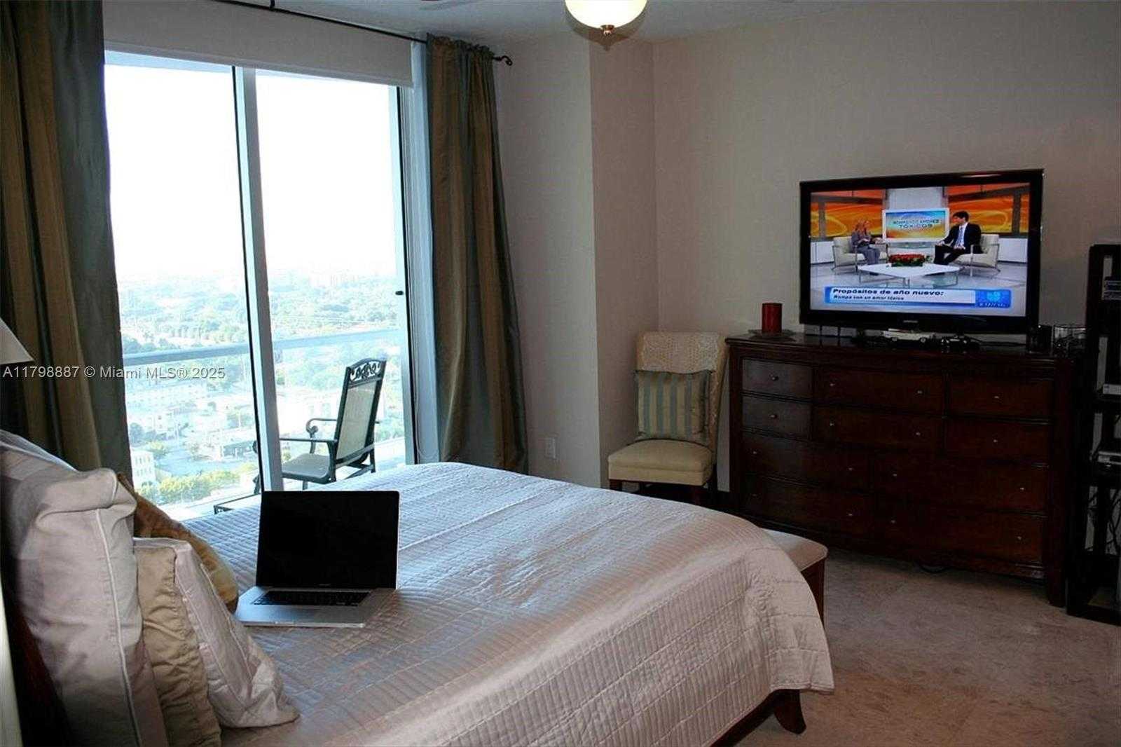 Small Image of 185 SOUTH WEST 7 ST #1802, Miami Number 18