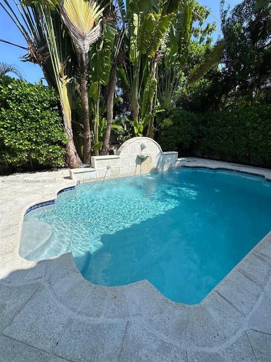 Small Image of 2422 SOUTH MIAMI AVE #2422, Miami Number 10
