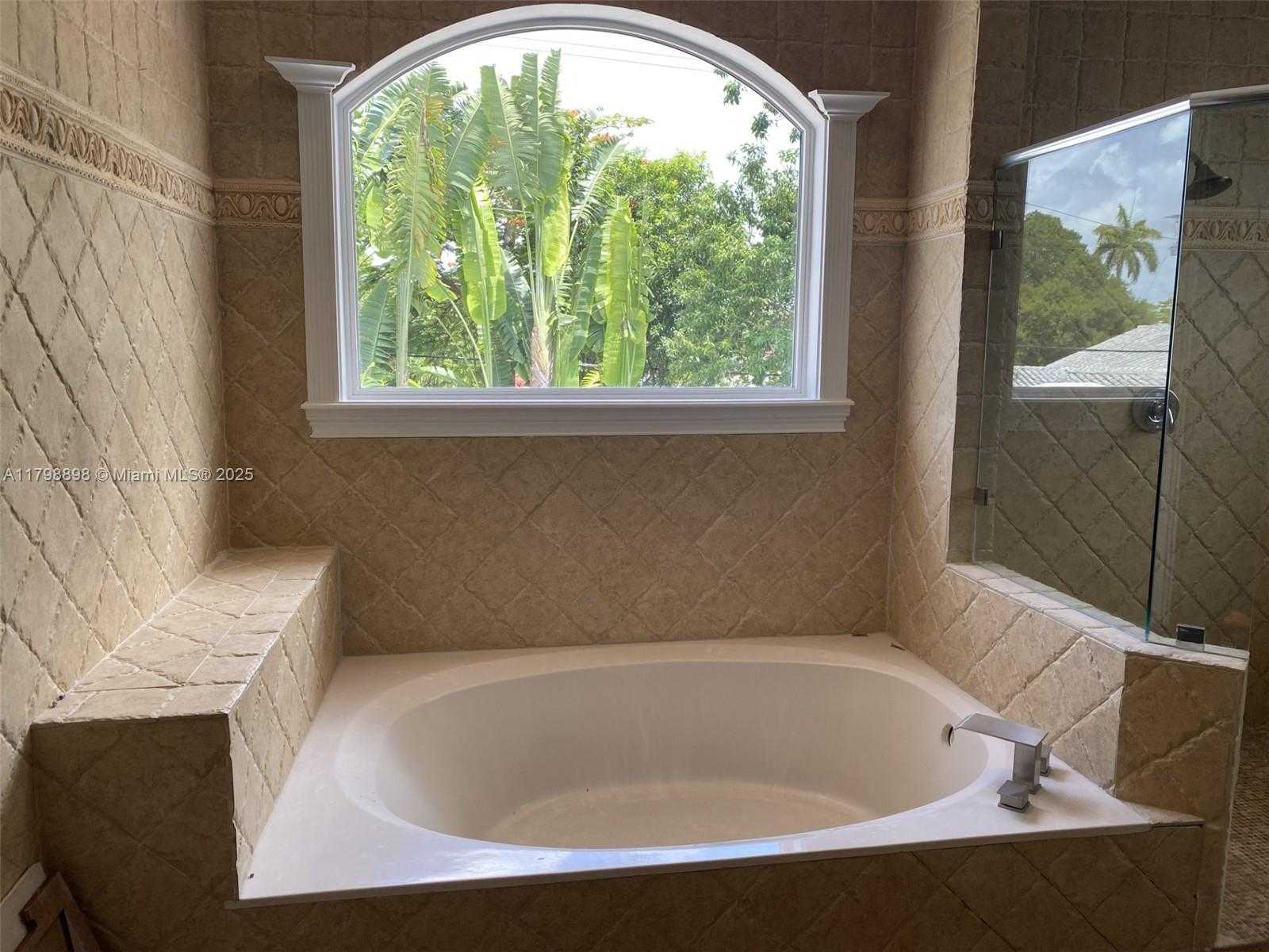 Small Image of 2422 SOUTH MIAMI AVE, Miami Number 17