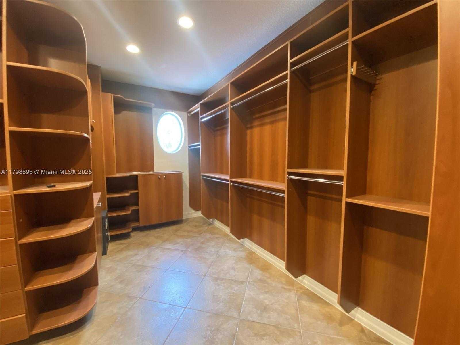 Small Image of 2422 SOUTH MIAMI AVE, Miami Number 20