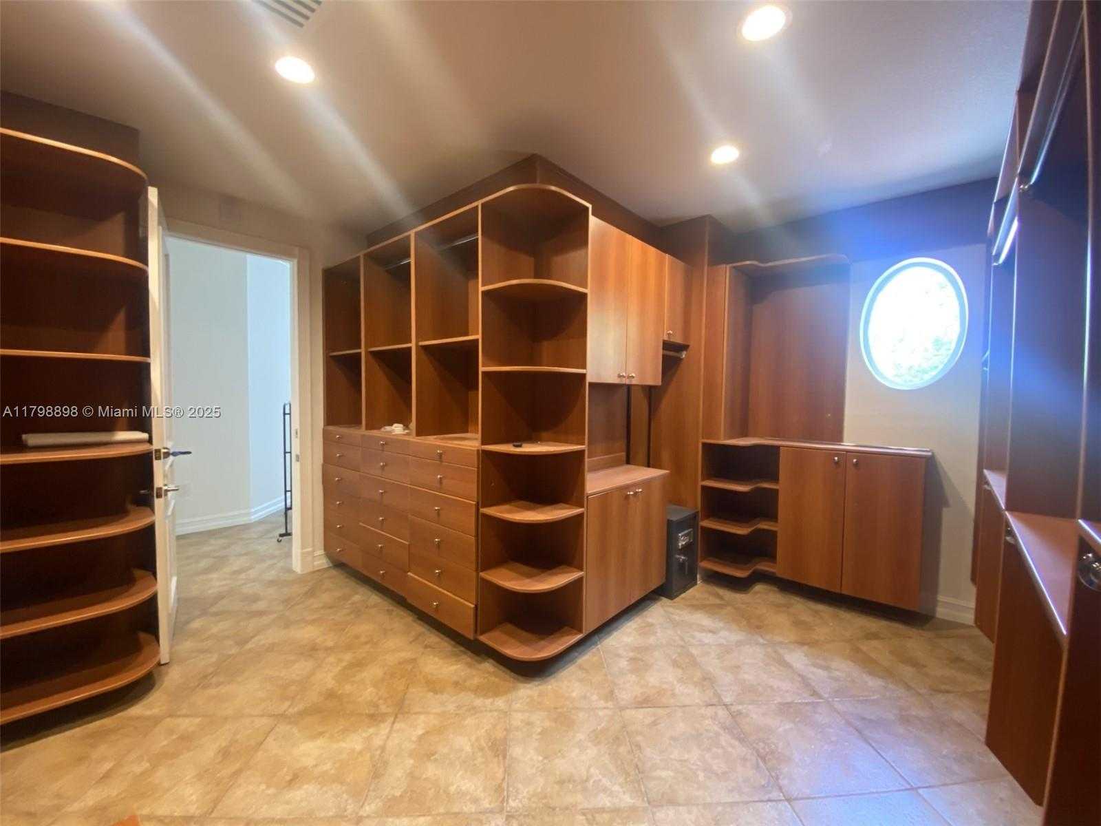 Small Image of 2422 SOUTH MIAMI AVE, Miami Number 22