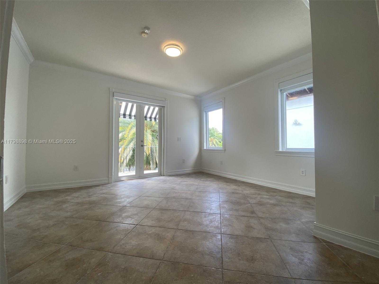 Small Image of 2422 SOUTH MIAMI AVE, Miami Number 27