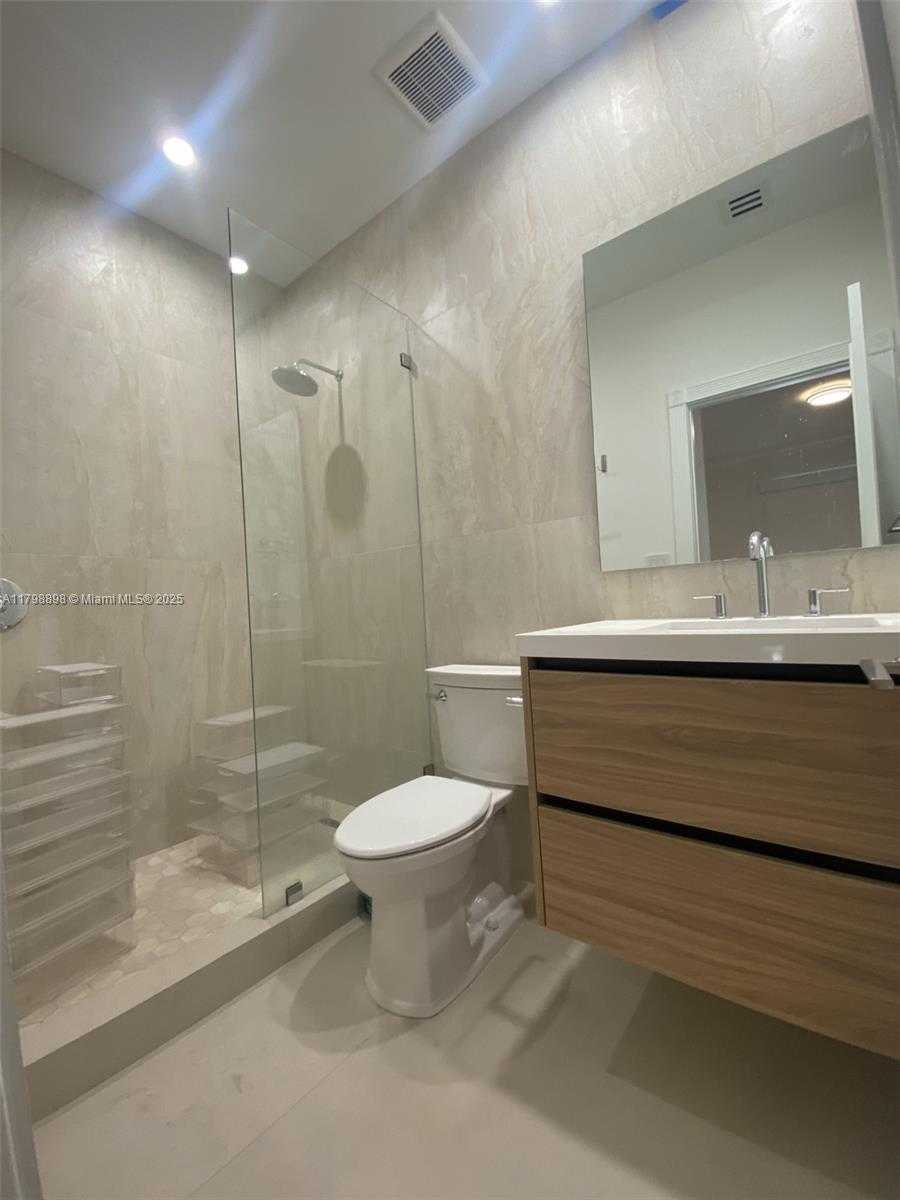 Small Image of 2422 SOUTH MIAMI AVE, Miami Number 28