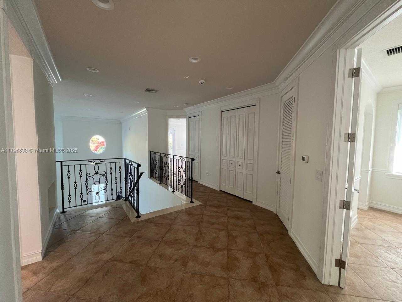 Small Image of 2422 SOUTH MIAMI AVE #2422, Miami Number 3