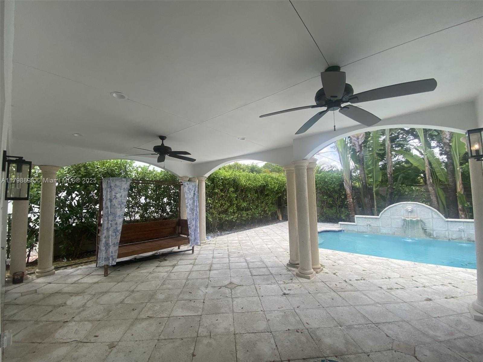 Small Image of 2422 SOUTH MIAMI AVE, Miami Number 32