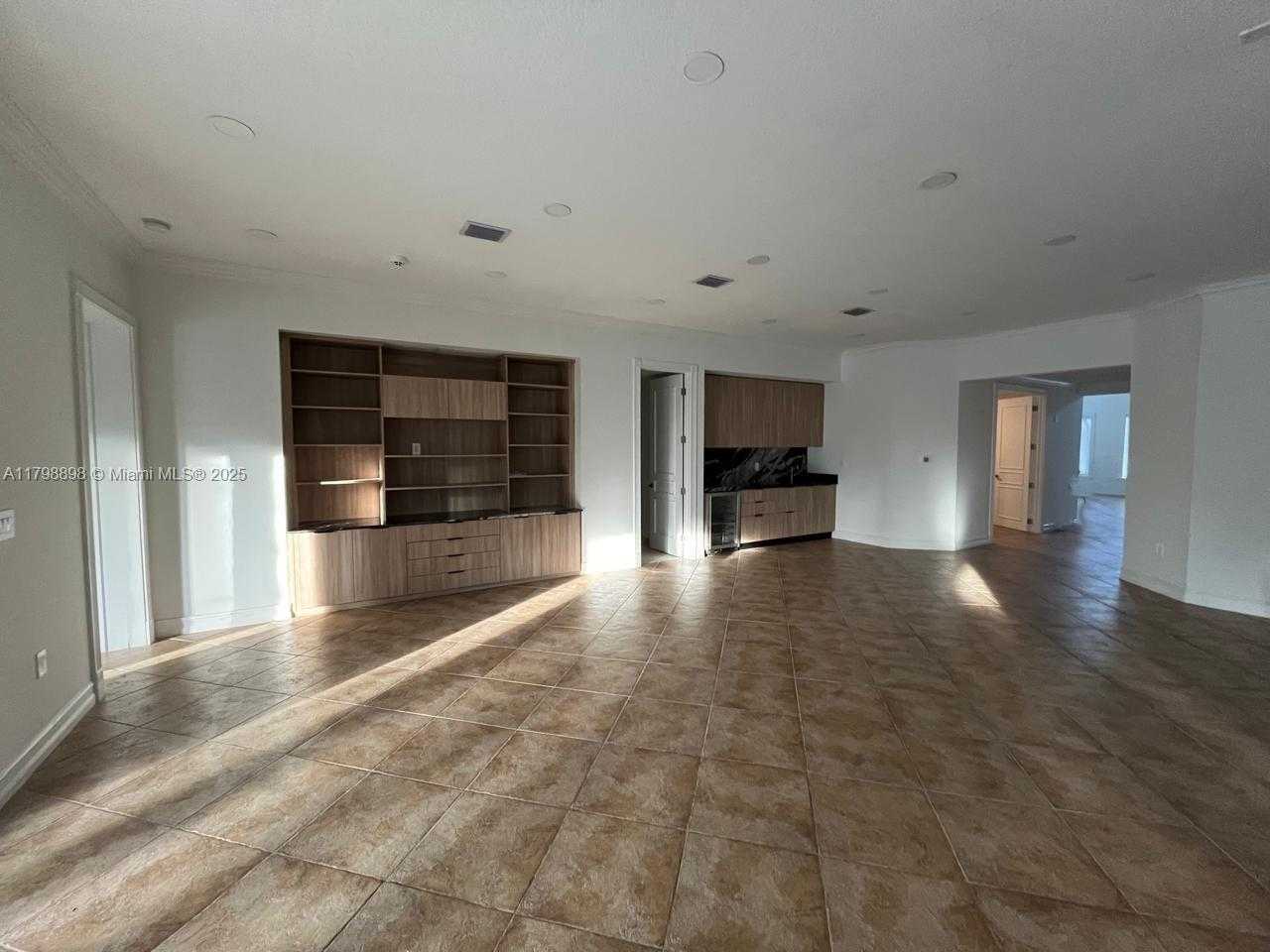 Small Image of 2422 SOUTH MIAMI AVE #2422, Miami Number 4