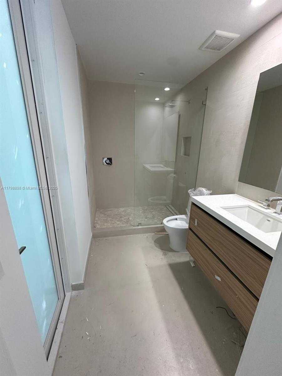 Small Image of 2422 SOUTH MIAMI AVE #2422, Miami Number 6