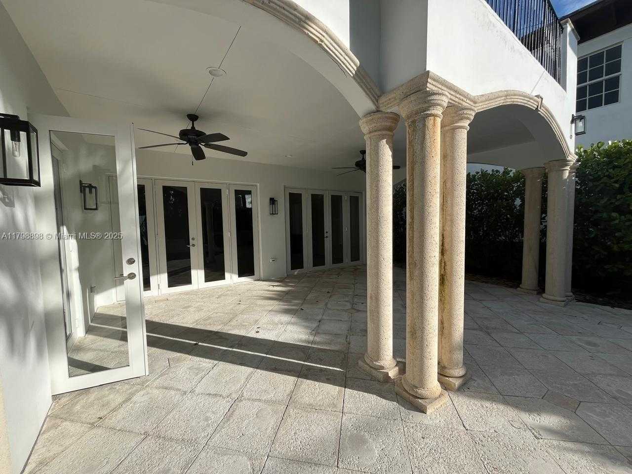 Small Image of 2422 SOUTH MIAMI AVE #2422, Miami Number 7