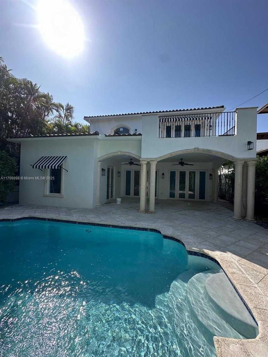 Small Image of 2422 SOUTH MIAMI AVE #2422, Miami Number 9
