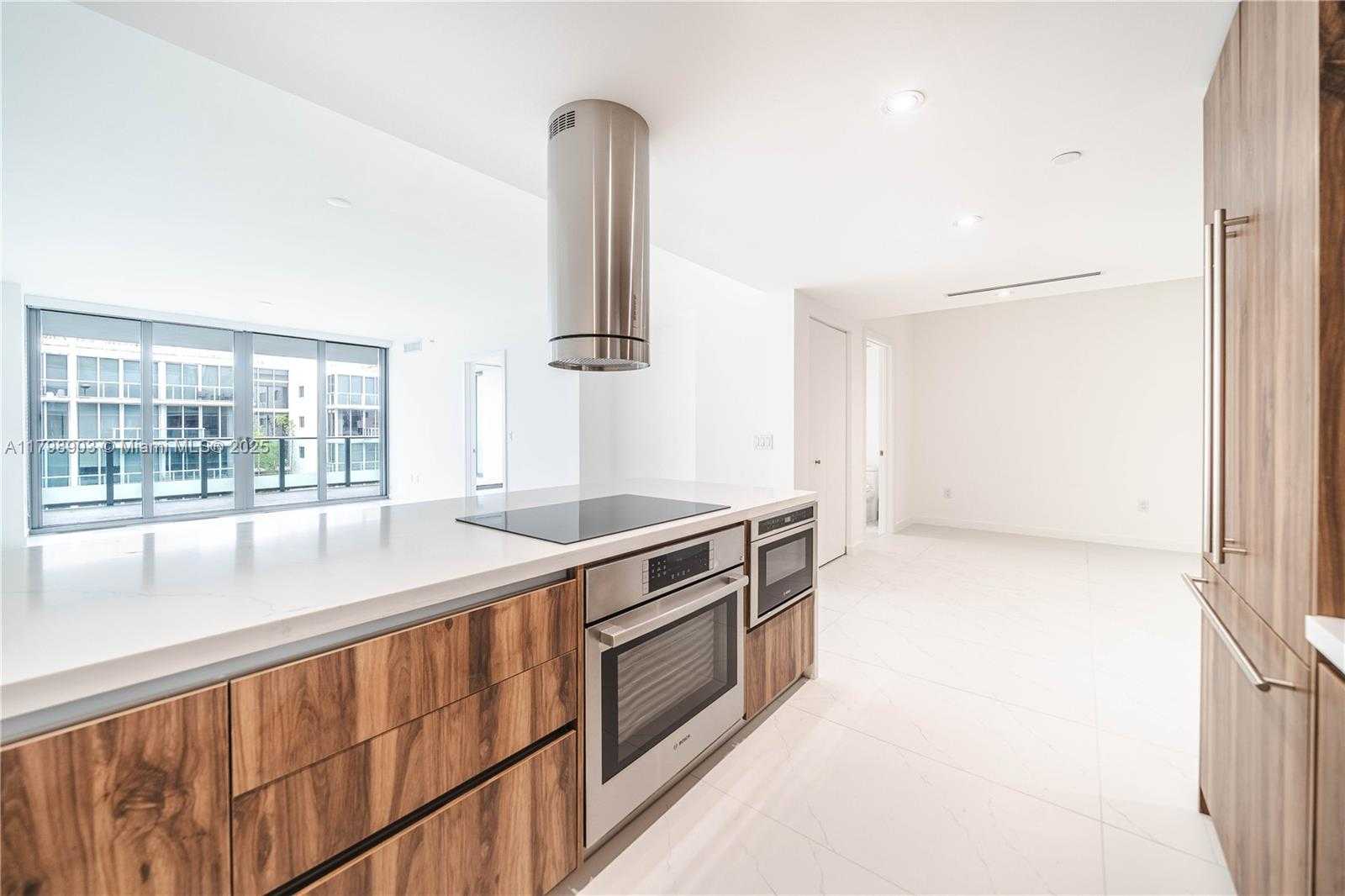 Small Image of 9901 WEST BAY HARBOR DR #602, Bay Harbor Islands Number 4
