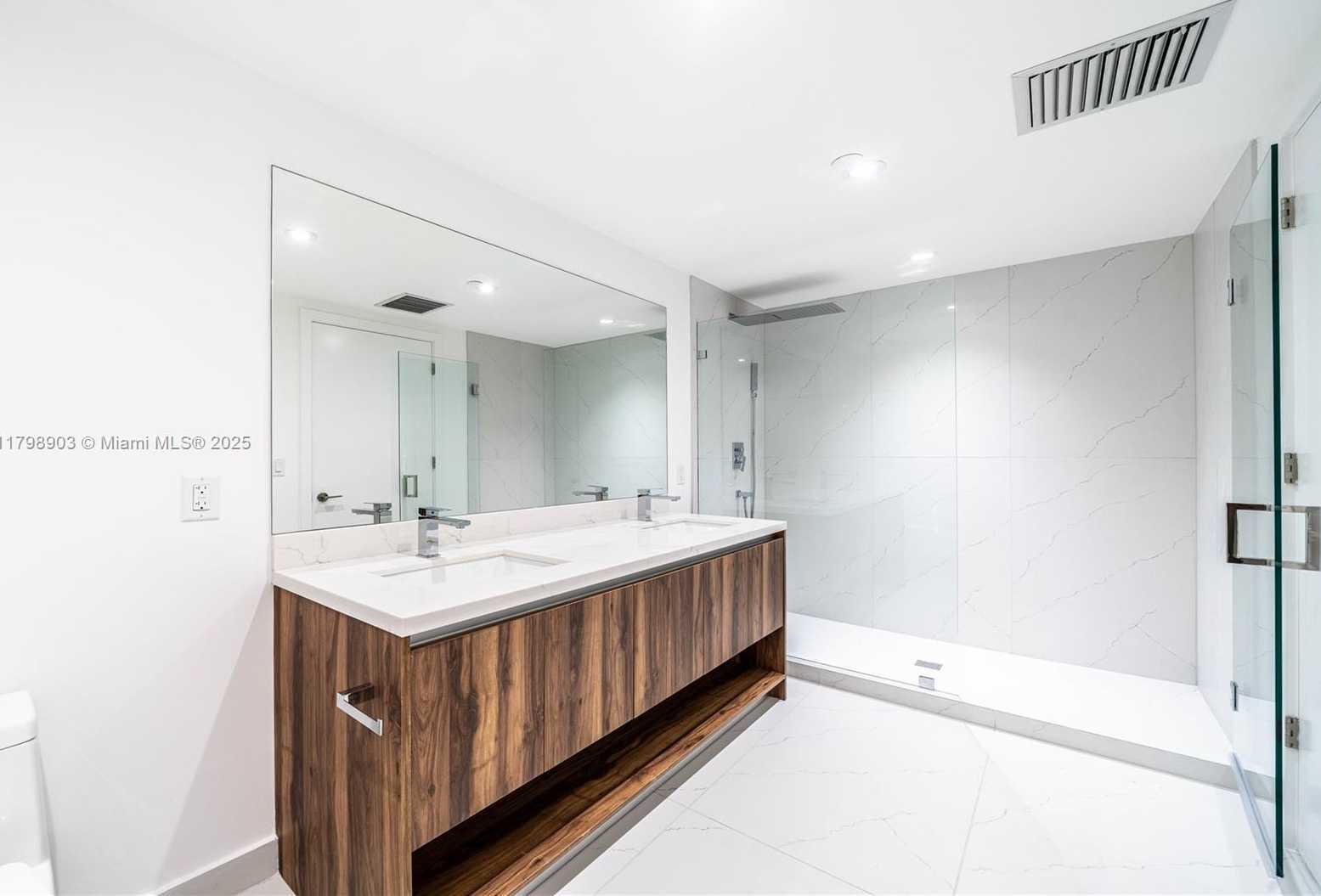 Small Image of 9901 WEST BAY HARBOR DR #602, Bay Harbor Islands Number 8