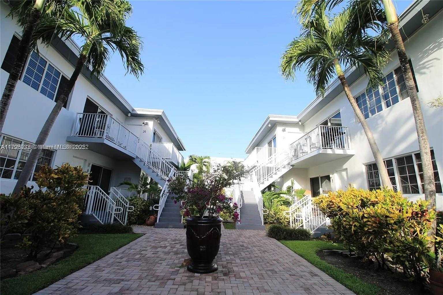 Small Image of 9260 BAY HARBOR TER #22, Bay Harbor Islands Number 19