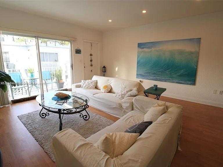 Small Image of 9260 BAY HARBOR TER #22, Bay Harbor Islands Number 7