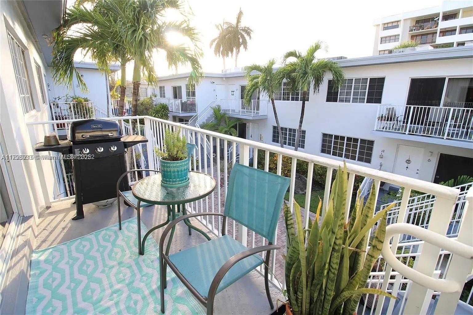 Small Image of 9260 BAY HARBOR TER #22, Bay Harbor Islands Number 8