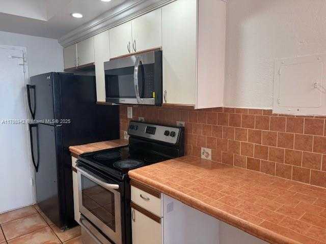 Small Image of 5401 NORTH EAST COLLINS AVE #1011, Miami Beach Number 20