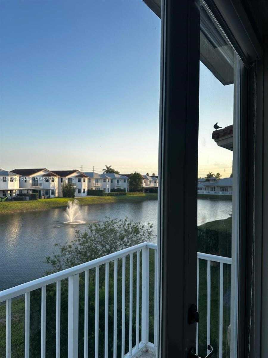 Small Image of 10464 NORTH WEST 70TH LN, Doral Number 17