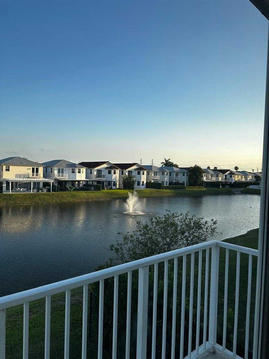 Small Image of 10464 NORTH WEST 70TH LN, Doral Number 18